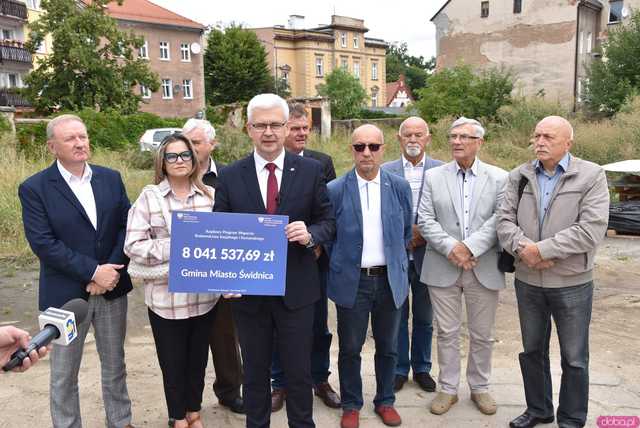 [FOTO, WIDEO] Poseł Zyska o dodatkowych środkach dla świdnickiego samorządu