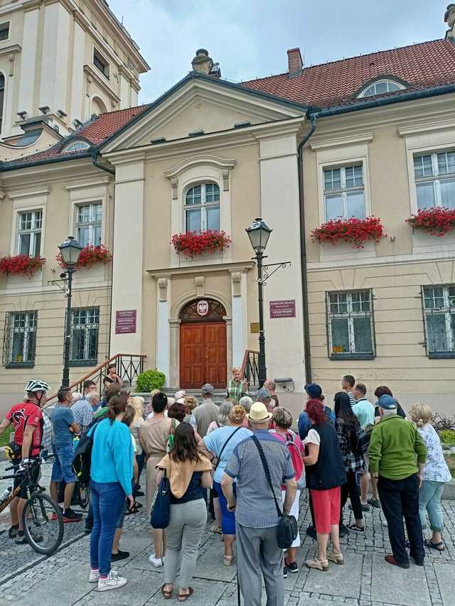 Wycieczka historyczna po Świebodzicach z panią Różą Stolarczyk [FOTO]