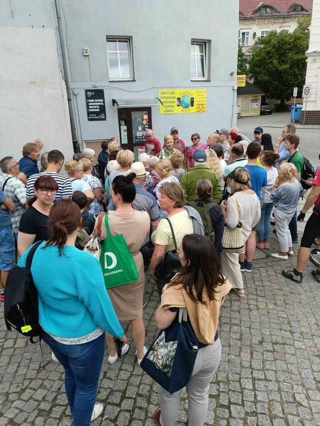 Wycieczka historyczna po Świebodzicach z panią Różą Stolarczyk [FOTO]