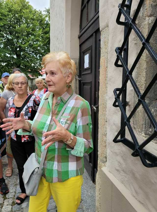 Wycieczka historyczna po Świebodzicach z panią Różą Stolarczyk [FOTO]