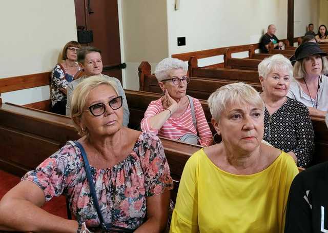 Wycieczka historyczna po Świebodzicach z panią Różą Stolarczyk [FOTO]