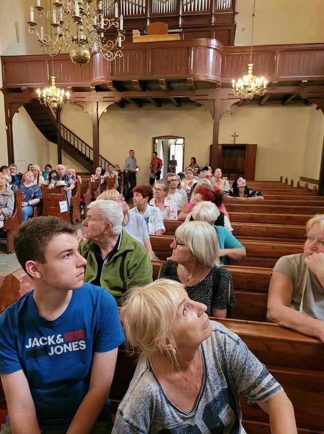 Wycieczka historyczna po Świebodzicach z panią Różą Stolarczyk [FOTO]