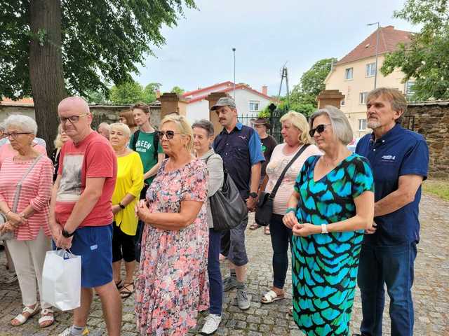 Wycieczka historyczna po Świebodzicach z panią Różą Stolarczyk [FOTO]