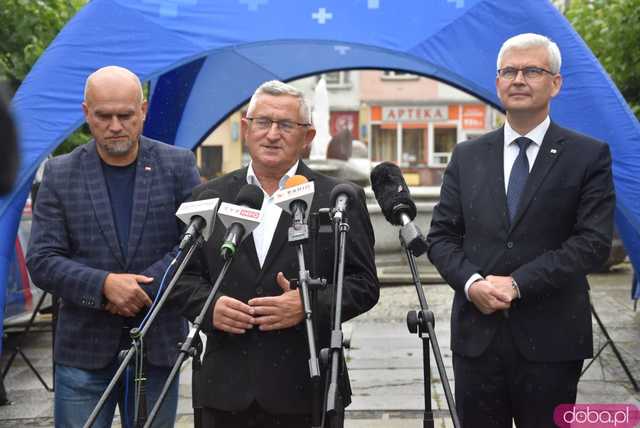 [WIDEO, FOTO] 800 plus zamiat 500 plus. Wiceminister Zyska, wicewojewoda Kresa oraz burmistrz Suchyta o zmianach w programie