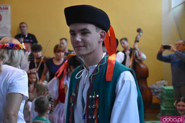 [DUŻO ZDJĘĆ] Poranne występy w Strzegomiu. Ruszyła 31. edycja Międzynarodowego Festiwalu Folkloru 