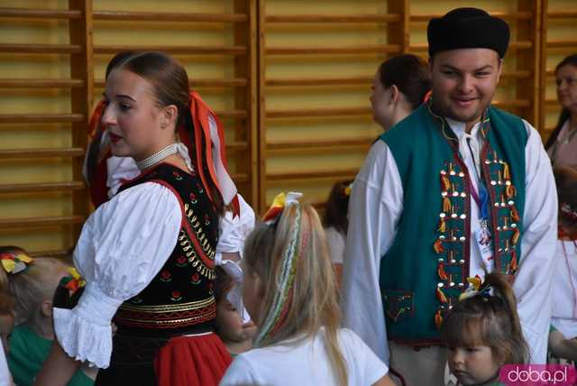 [DUŻO ZDJĘĆ] Poranne występy w Strzegomiu. Ruszyła 31. edycja Międzynarodowego Festiwalu Folkloru 