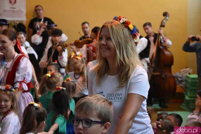 [DUŻO ZDJĘĆ] Poranne występy w Strzegomiu. Ruszyła 31. edycja Międzynarodowego Festiwalu Folkloru 
