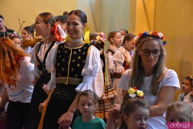 [DUŻO ZDJĘĆ] Poranne występy w Strzegomiu. Ruszyła 31. edycja Międzynarodowego Festiwalu Folkloru 