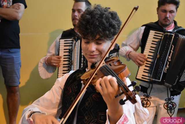 [DUŻO ZDJĘĆ] Poranne występy w Strzegomiu. Ruszyła 31. edycja Międzynarodowego Festiwalu Folkloru 