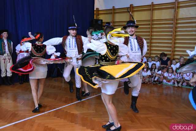 [DUŻO ZDJĘĆ] Poranne występy w Strzegomiu. Ruszyła 31. edycja Międzynarodowego Festiwalu Folkloru 