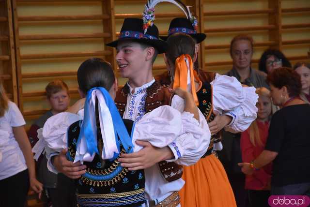 [DUŻO ZDJĘĆ] Poranne występy w Strzegomiu. Ruszyła 31. edycja Międzynarodowego Festiwalu Folkloru 