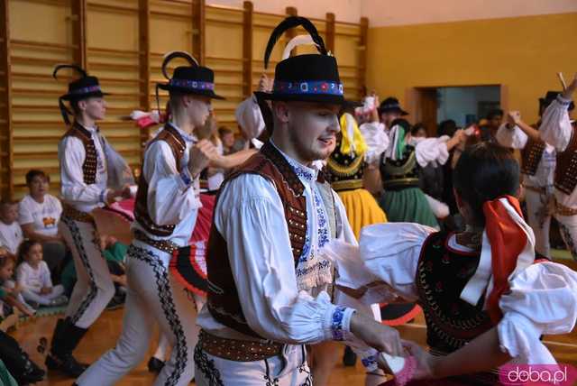 [DUŻO ZDJĘĆ] Poranne występy w Strzegomiu. Ruszyła 31. edycja Międzynarodowego Festiwalu Folkloru 