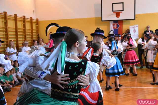 [DUŻO ZDJĘĆ] Poranne występy w Strzegomiu. Ruszyła 31. edycja Międzynarodowego Festiwalu Folkloru 