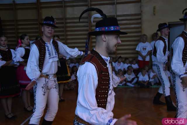 [DUŻO ZDJĘĆ] Poranne występy w Strzegomiu. Ruszyła 31. edycja Międzynarodowego Festiwalu Folkloru 