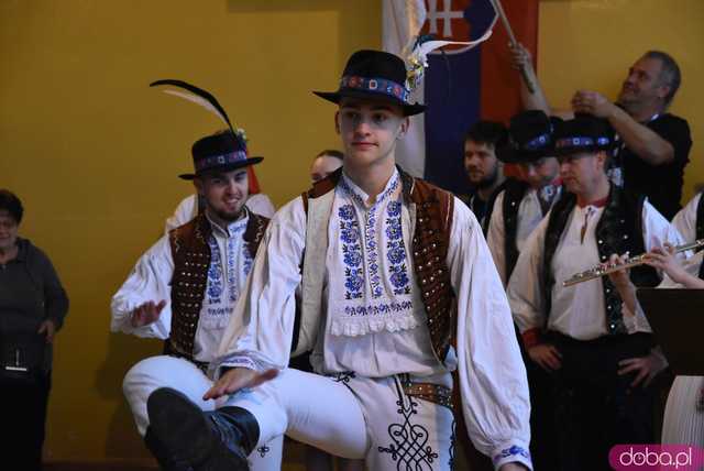 [DUŻO ZDJĘĆ] Poranne występy w Strzegomiu. Ruszyła 31. edycja Międzynarodowego Festiwalu Folkloru 