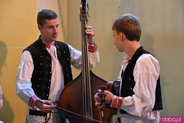 [DUŻO ZDJĘĆ] Poranne występy w Strzegomiu. Ruszyła 31. edycja Międzynarodowego Festiwalu Folkloru 