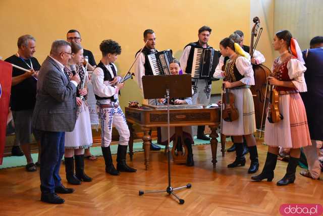 [DUŻO ZDJĘĆ] Poranne występy w Strzegomiu. Ruszyła 31. edycja Międzynarodowego Festiwalu Folkloru 