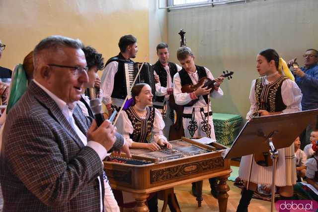 [DUŻO ZDJĘĆ] Poranne występy w Strzegomiu. Ruszyła 31. edycja Międzynarodowego Festiwalu Folkloru 