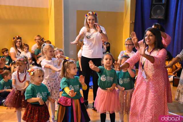 [DUŻO ZDJĘĆ] Poranne występy w Strzegomiu. Ruszyła 31. edycja Międzynarodowego Festiwalu Folkloru 
