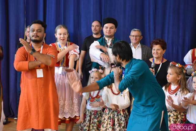 [DUŻO ZDJĘĆ] Poranne występy w Strzegomiu. Ruszyła 31. edycja Międzynarodowego Festiwalu Folkloru 