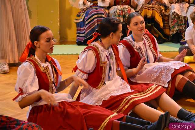 [DUŻO ZDJĘĆ] Poranne występy w Strzegomiu. Ruszyła 31. edycja Międzynarodowego Festiwalu Folkloru 