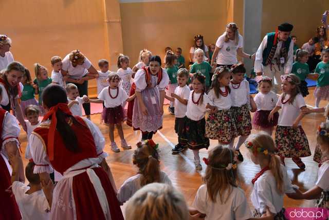 [DUŻO ZDJĘĆ] Poranne występy w Strzegomiu. Ruszyła 31. edycja Międzynarodowego Festiwalu Folkloru 