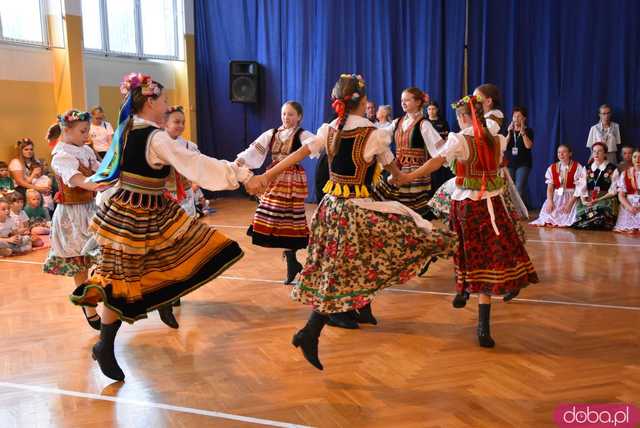 [DUŻO ZDJĘĆ] Poranne występy w Strzegomiu. Ruszyła 31. edycja Międzynarodowego Festiwalu Folkloru 