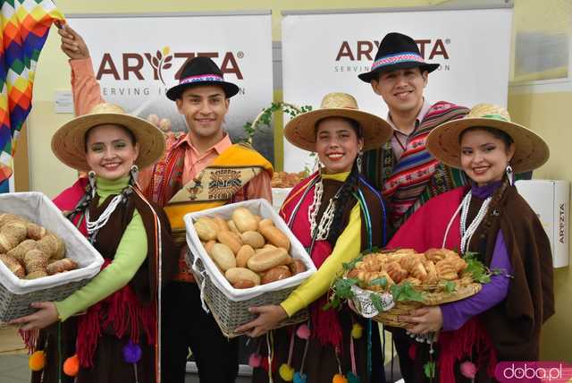 [DUŻO ZDJĘĆ] Poranne występy w Strzegomiu. Ruszyła 31. edycja Międzynarodowego Festiwalu Folkloru 