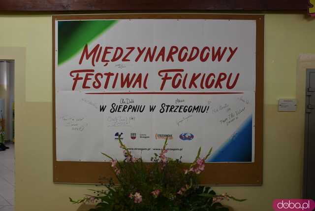 [DUŻO ZDJĘĆ] Poranne występy w Strzegomiu. Ruszyła 31. edycja Międzynarodowego Festiwalu Folkloru 