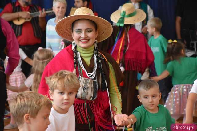 [DUŻO ZDJĘĆ] Poranne występy w Strzegomiu. Ruszyła 31. edycja Międzynarodowego Festiwalu Folkloru 