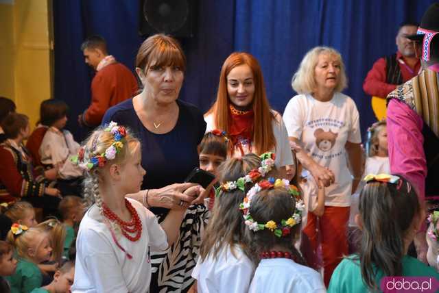 [DUŻO ZDJĘĆ] Poranne występy w Strzegomiu. Ruszyła 31. edycja Międzynarodowego Festiwalu Folkloru 