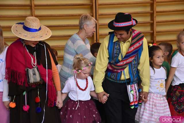 [DUŻO ZDJĘĆ] Poranne występy w Strzegomiu. Ruszyła 31. edycja Międzynarodowego Festiwalu Folkloru 