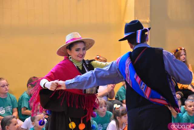 [DUŻO ZDJĘĆ] Poranne występy w Strzegomiu. Ruszyła 31. edycja Międzynarodowego Festiwalu Folkloru 