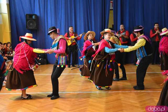 [DUŻO ZDJĘĆ] Poranne występy w Strzegomiu. Ruszyła 31. edycja Międzynarodowego Festiwalu Folkloru 