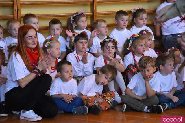 [DUŻO ZDJĘĆ] Poranne występy w Strzegomiu. Ruszyła 31. edycja Międzynarodowego Festiwalu Folkloru 