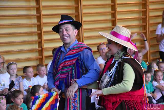 [DUŻO ZDJĘĆ] Poranne występy w Strzegomiu. Ruszyła 31. edycja Międzynarodowego Festiwalu Folkloru 