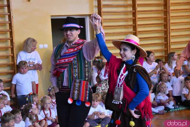 [DUŻO ZDJĘĆ] Poranne występy w Strzegomiu. Ruszyła 31. edycja Międzynarodowego Festiwalu Folkloru 