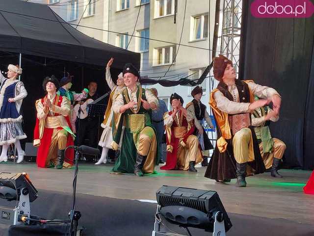 [FOTO] Zespoły folklorystyczne z całego świata zaprezentowały się w Strzegomiu 