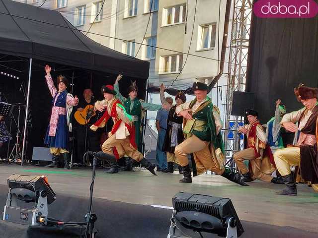 [FOTO] Zespoły folklorystyczne z całego świata zaprezentowały się w Strzegomiu 