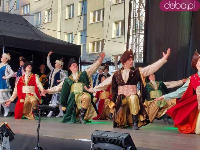 [FOTO] Zespoły folklorystyczne z całego świata zaprezentowały się w Strzegomiu 