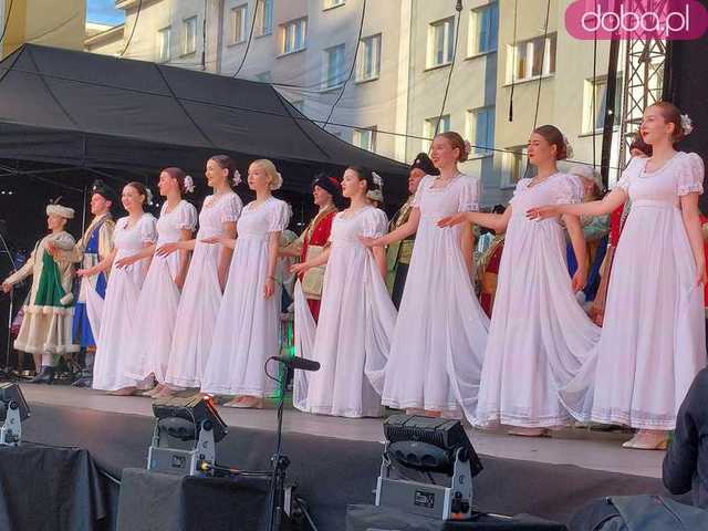 [FOTO] Zespoły folklorystyczne z całego świata zaprezentowały się w Strzegomiu 
