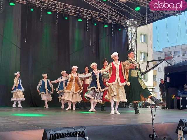 [FOTO] Zespoły folklorystyczne z całego świata zaprezentowały się w Strzegomiu 