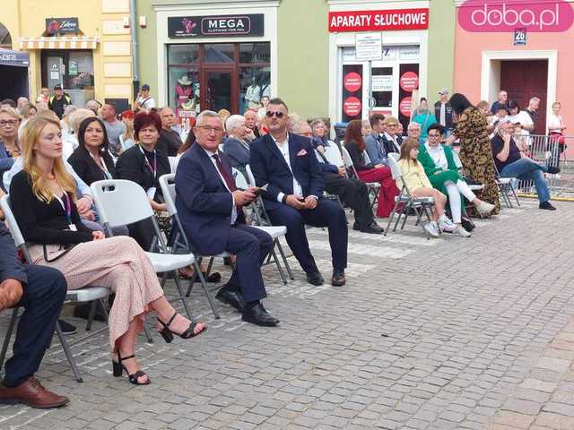 [FOTO] Zespoły folklorystyczne z całego świata zaprezentowały się w Strzegomiu 