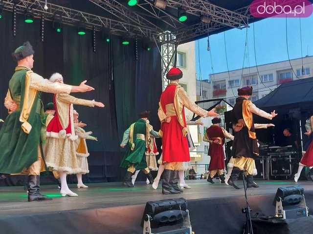 [FOTO] Zespoły folklorystyczne z całego świata zaprezentowały się w Strzegomiu 