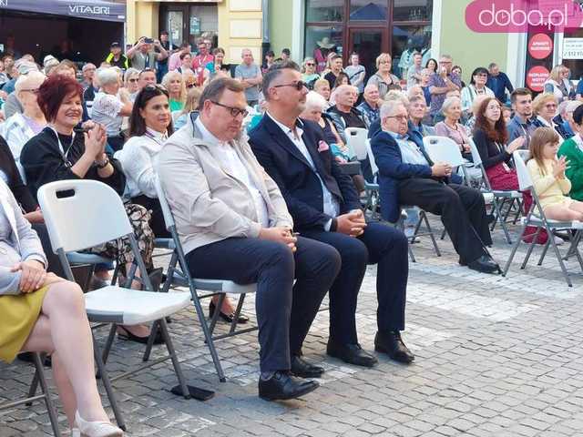 [FOTO] Zespoły folklorystyczne z całego świata zaprezentowały się w Strzegomiu 