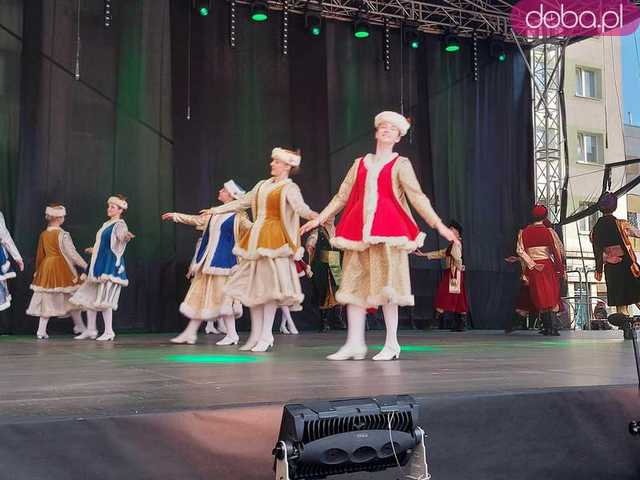 [FOTO] Zespoły folklorystyczne z całego świata zaprezentowały się w Strzegomiu 