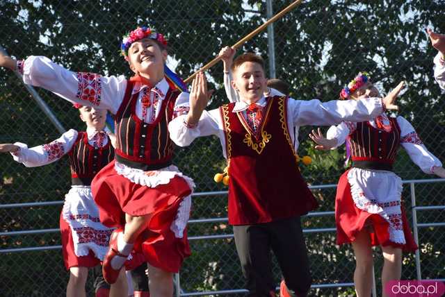 [DUŻO ZDJĘĆ] Dzień Kultury i Sportu w Rusku. Otwarto nowe boisko sportowe, wystąpił zespół z Ukrainy