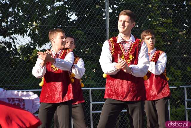 [DUŻO ZDJĘĆ] Dzień Kultury i Sportu w Rusku. Otwarto nowe boisko sportowe, wystąpił zespół z Ukrainy