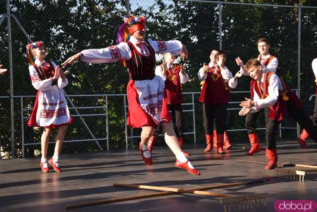 [DUŻO ZDJĘĆ] Dzień Kultury i Sportu w Rusku. Otwarto nowe boisko sportowe, wystąpił zespół z Ukrainy