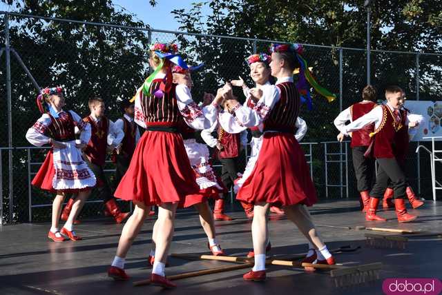 [DUŻO ZDJĘĆ] Dzień Kultury i Sportu w Rusku. Otwarto nowe boisko sportowe, wystąpił zespół z Ukrainy